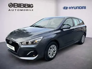 Hyundai i30 cw 1.4 YES! KLIMA PDC SHZ KAMERA NAVI