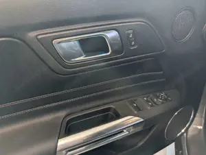 Ford Mustang Convertible 5.0 Ti-VCT V8 Aut., Deutsches Modell Bild 5