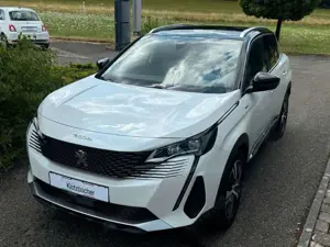Peugeot 3008 Hybrid 225 GT Bild 2