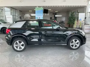 Audi Q2 1.5TSI 35 TFSI sport Virt. Cockpit Navi LED Tempom Bild 4