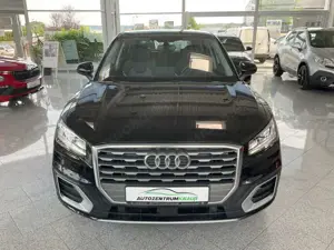 Audi Q2 1.5TSI 35 TFSI sport Virt. Cockpit Navi LED Tempom Bild 2