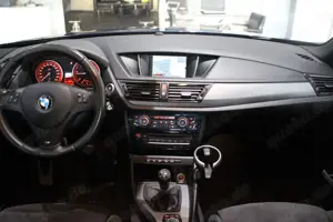 BMW X1 xDrive18d M-SPORTPAKET LEDER NAVI XENON PDC Bild 4