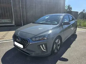 Hyundai IONIQ Premium Hybrid