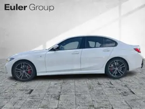 BMW 330 i Limo M Sport Pro 19'' StandHZG AHK Memory ad.Led Bild 3