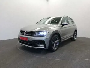 Volkswagen Tiguan 2.0 TDI DSG 4Mo. R-Line LED 19 AHK ACC