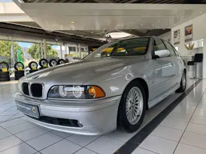 BMW 520 i*XENON+LEDER+TEMPOMAT+PDC+SITZHEIZUNG*
