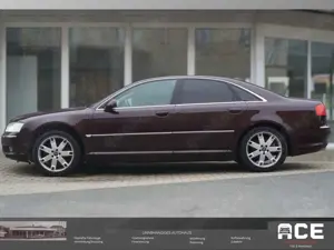 Audi A8 4.2 quattro burgundrot/beige Bild 2