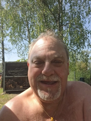 Reife sexuell offene NS Spenderin für Freundschaft gesucht