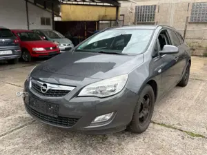Opel Astra J Sports Tourer Edition AHK-SHZG-KLIMA