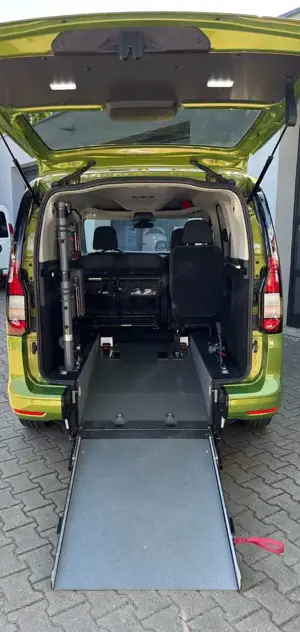 Volkswagen Caddy Life TSI PDC+Cam Behindertengerecht Rollstuhlrampe Bild 2