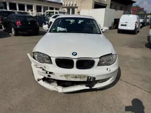 BMW 116 1 Lim. 116d Unfall Fahrbereit Bild 2