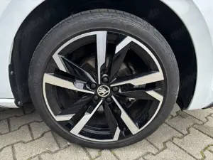 Skoda Scala Scala 1.5 TSI Monte Carlo Navi*Pano*Kamera*AHK Bild 5