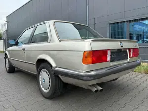 BMW 325 i Coupe KLIMA 170PS GUTER ZUSTAND!! TOP BASIS Bild 5