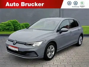 Volkswagen Golf VIII Life 1.5 TSI+Sportfahrwerk+Tempomat+Sitzheizu