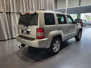 Jeep Cherokee 2.8CRD Limited Exclusive *Leder| Navi| AHK* Bild 4