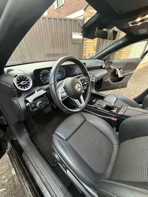 Mercedes-Benz A 180 7G-DCT Progressive