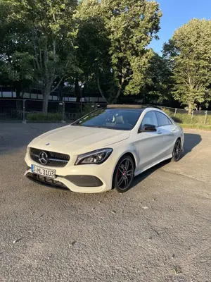 Mercedes-Benz CLA 200 7G-DCT AMG Line Night Paket