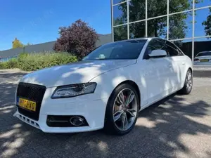 Audi A4 2.0 TFSI QUATTRO S-LINE