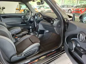 MINI Cooper Navi PanoDach Sitzhzg John Cooper Works Trim Bild 5