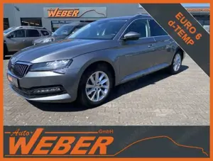 Skoda Superb Combi 2.0 TDI DSG Navi APP ACC Kamera