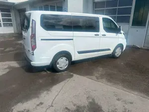 Ford Transit Custom Kombi 320L1, neuer Motor, 8-Sitze Bild 3
