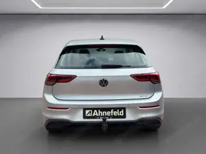 Volkswagen Golf VIII 1.5 eTSI Life DSG NAVI AHK ACC LED Bild 5