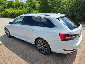 Skoda Superb Superb Combi 1.5 TSI DSGL Bild 3