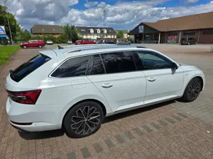 Skoda Superb Superb Combi 1.5 TSI DSGL Bild 4