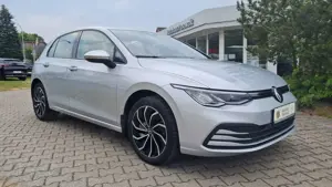 Volkswagen Golf Life VIII 1,5TSI LED NAVI-PRO ACC 3-Zonen-KLIMA...