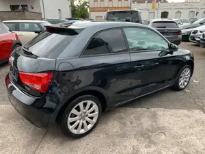 Audi A1 1.4 16V ambition Automatik Xenonlicht Bild 2