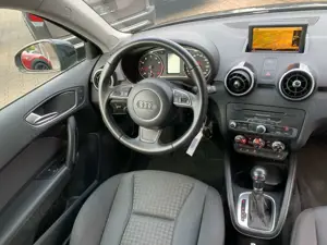 Audi A1 1.4 16V ambition Automatik Xenonlicht Bild 5
