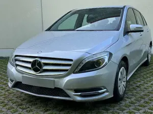 Mercedes-Benz B 180 | 1Hand | Kamera | Navi | TW-Sensor |