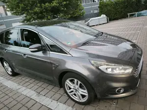 Ford S-Max Titanium
