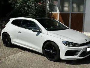 Volkswagen Scirocco R DSG - reparierter Unfallschaden Bild 3