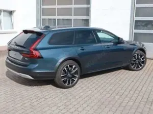 Volvo V90 Cross Country V90 B5 Cross Country Plus AWD Standhzg 360° Bild 4