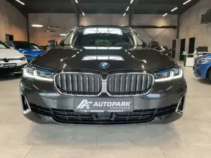 BMW 520 d xDr Luxury Line AHK Laserl. Pano Standh 20" Bild 2