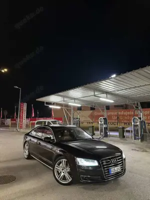 Audi A8 4.2 TDI DPF (clean diesel) quattro tiptronic