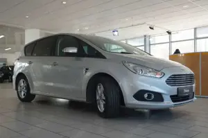 Ford S-Max 2.0D BUSINESS 4X4 7-SITZE NAVI/SH/PDC/TEMP Bild 4