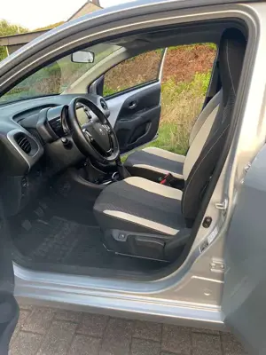 Peugeot 108 Allure Bild 5