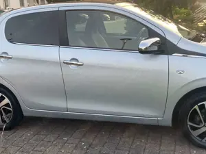 Peugeot 108 Allure Bild 3