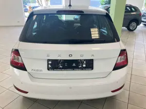 Skoda Fabia Ambition 1.0 MPI +Klima+ALU+SHZ+DAB+PDC+ Bild 5