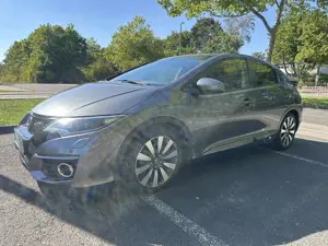 Honda Civic 1.8 i-VTEC Elegance 71700 tkm Bild 3