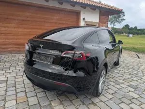 Tesla Model Y Long Range|LED|PDC|Kam|Szhzg Bild 3