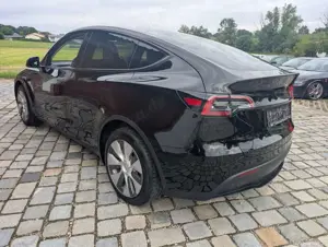 Tesla Model Y Long Range|LED|PDC|Kam|Szhzg Bild 4