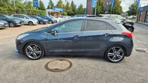 Hyundai i30 1.6 T GDI Turbo SPORT Bild 2
