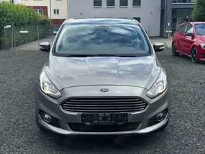 Ford S-Max 2.0 TDCI Titanium 4x4 AUTOMATIK AHK NAVI Bild 2