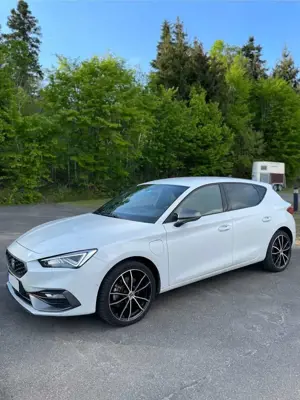 SEAT Leon 1.4 e-Hybrid DSG FR mit Herstellergarantie Bild 1