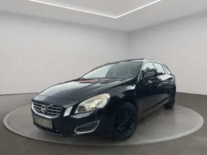 Volvo V60 Kombi Summum*Automatik*R-Kamera*
