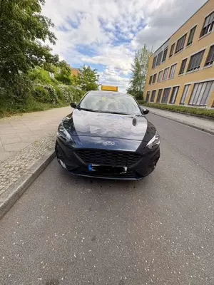 Ford Focus 1.0 EcoBoost Start-Stopp-System ST-LINE Bild 2