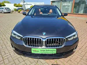 BMW 530 Touring 530d xDrive LuxuryLine+HEAD-UP+STD-HEIZ+ Bild 3
